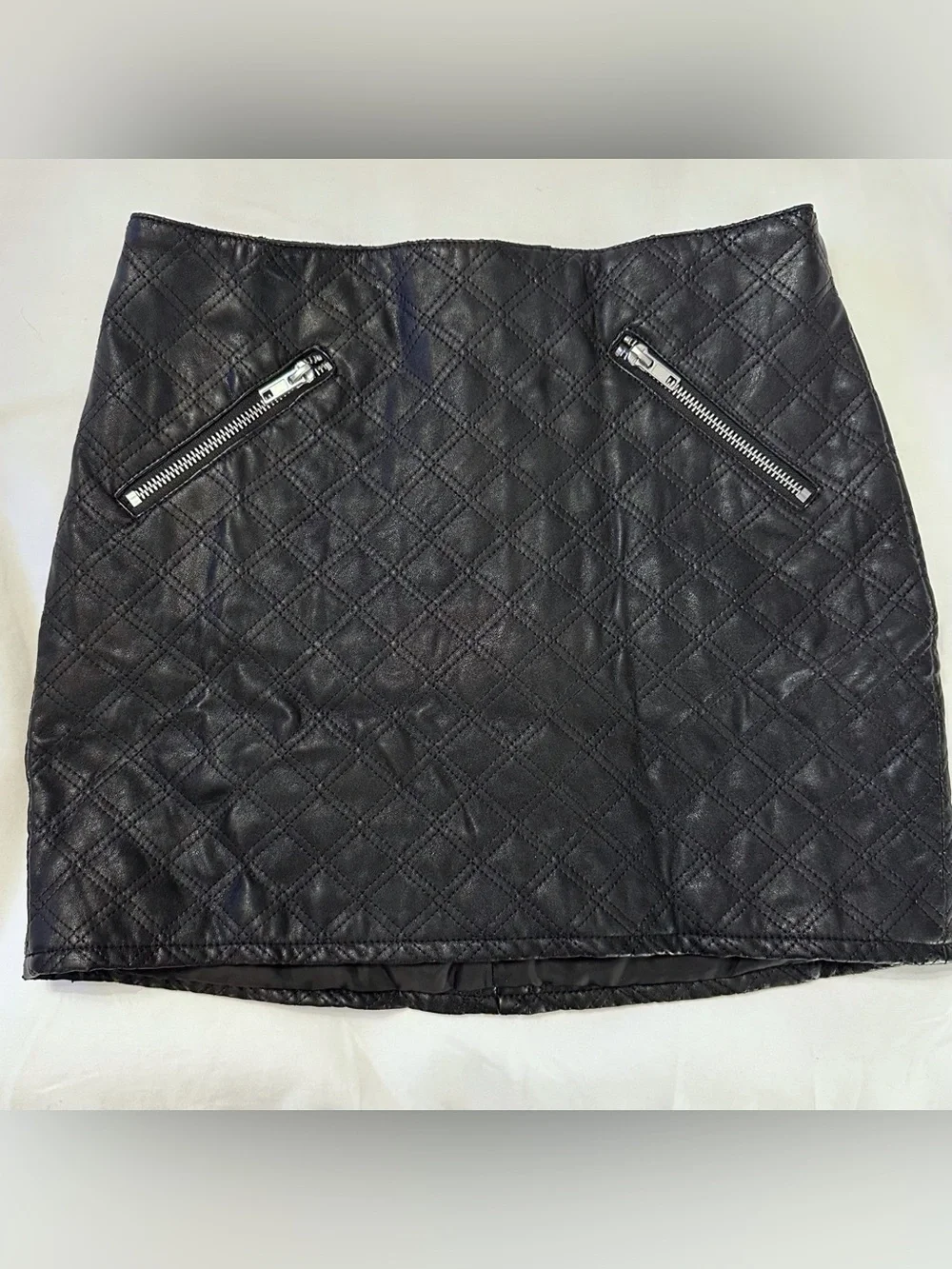 Divided by H&M Quilted Black Mini Skirt with Zipper Accents Size 6